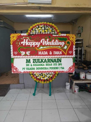 Papan Bunga di Tangkisan Bayan